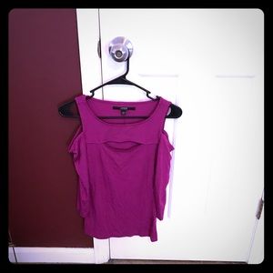 🌸GUESS fuschia cold shoulder & cut out top 🌸
